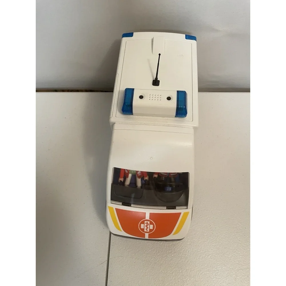 Playmobile‎ Ambulance People Fully functional Siren Plus People & Accessories